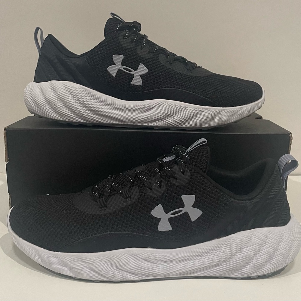 Under armour women shoes size 8.5 New with box